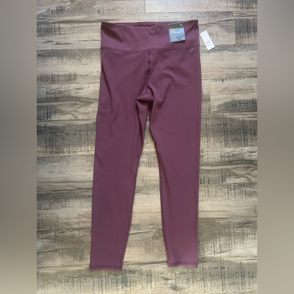 GapFit High Rise Studio Ribbed Leggings - Picture 3 of 3